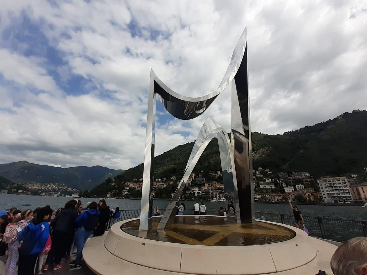 Le lac de come avant retour du soleil