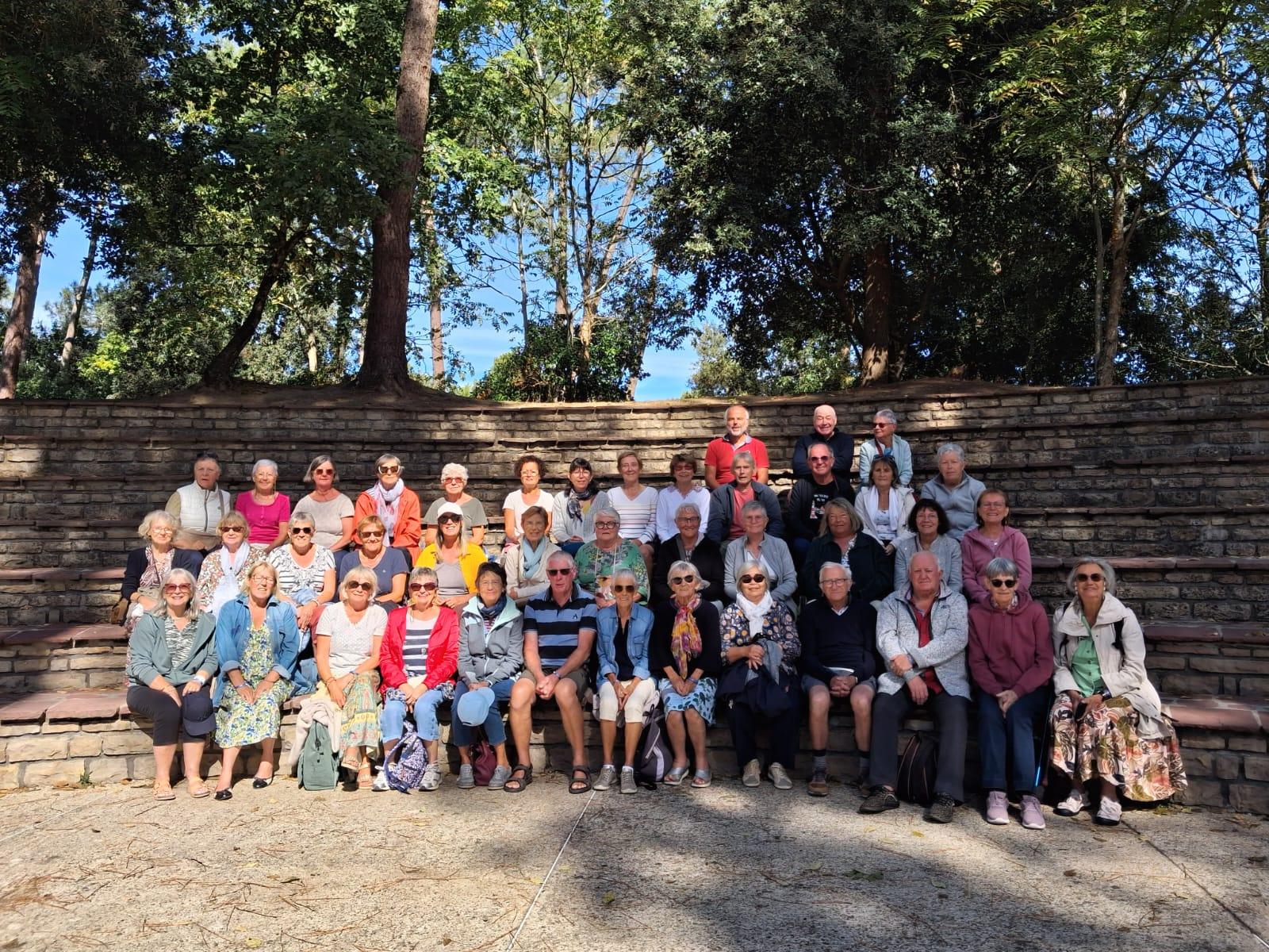 Groupe de voyage ronce les bains